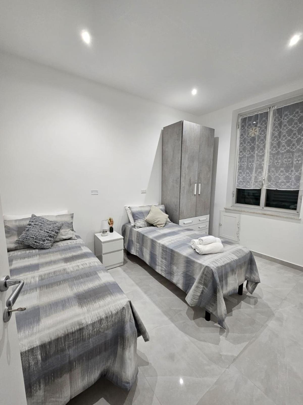 In Centro A 250m Stazione Di Principe Apartamento